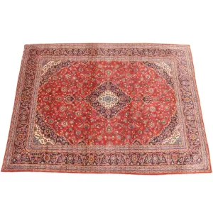 Authentic Kashan rug, traditional Persian pattern, handmade craftsmanship